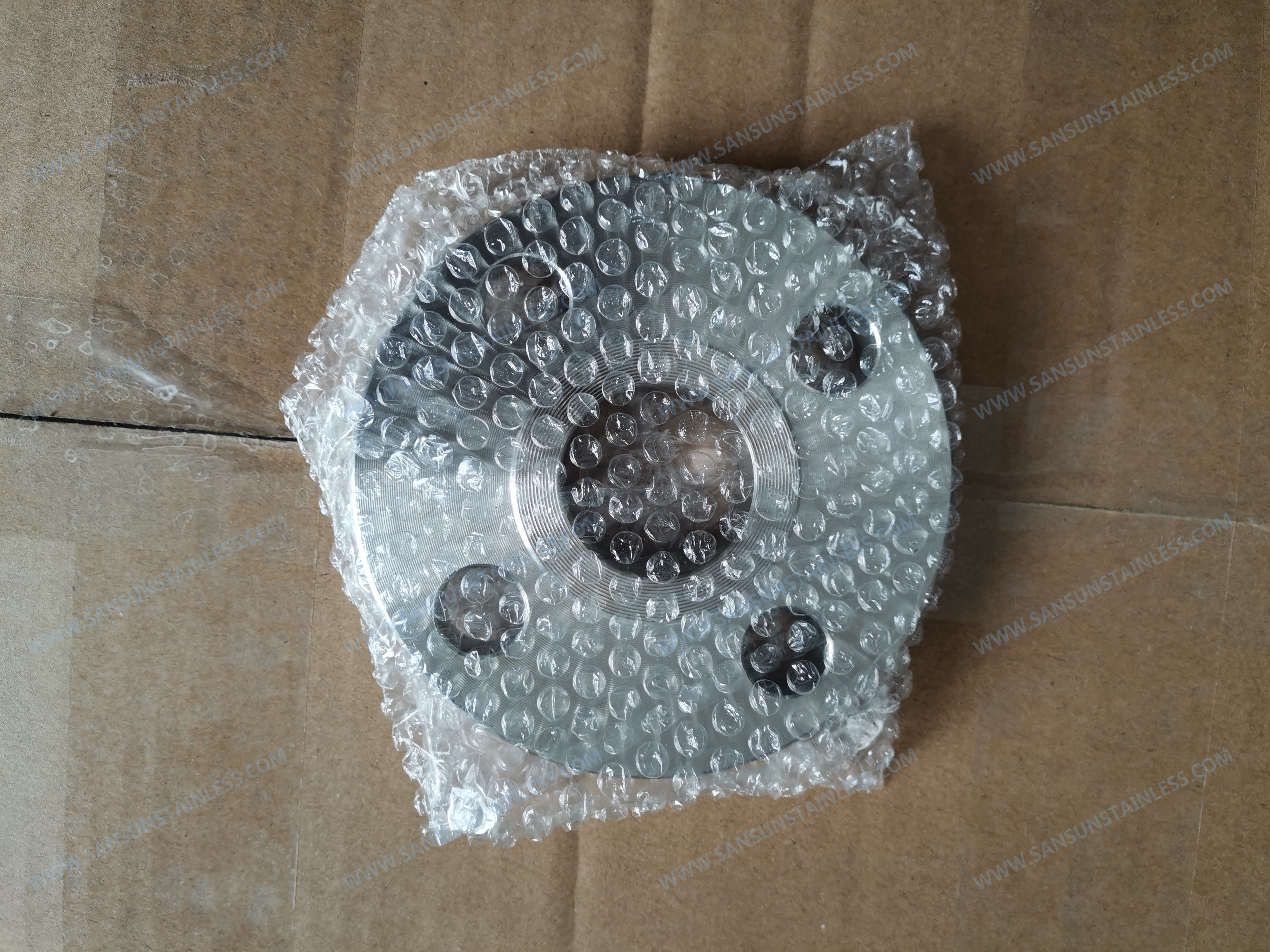 package for slip on flange with logo