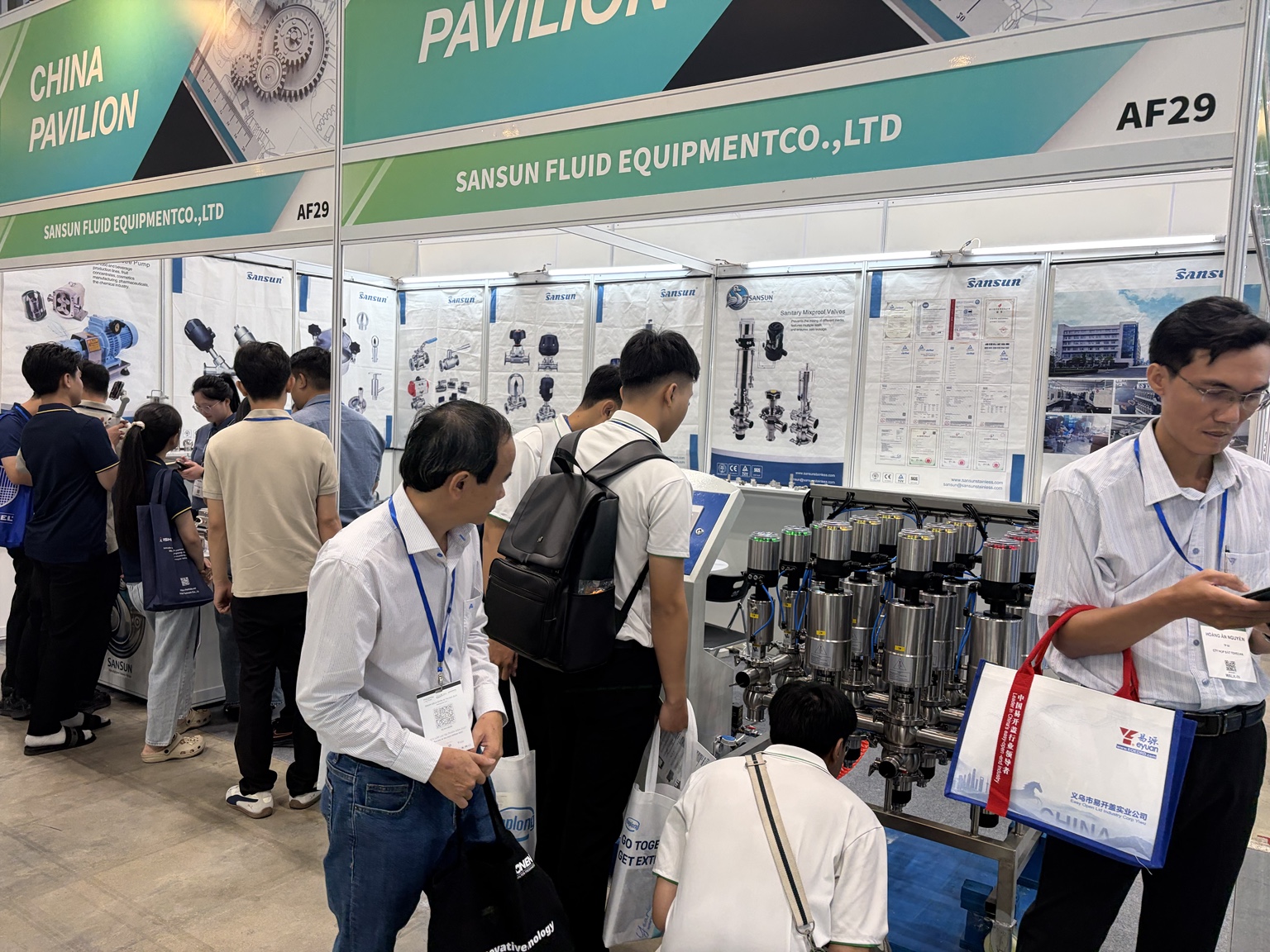 Sanitary stainless steel Mixproof Valve Manifold5.jpeg